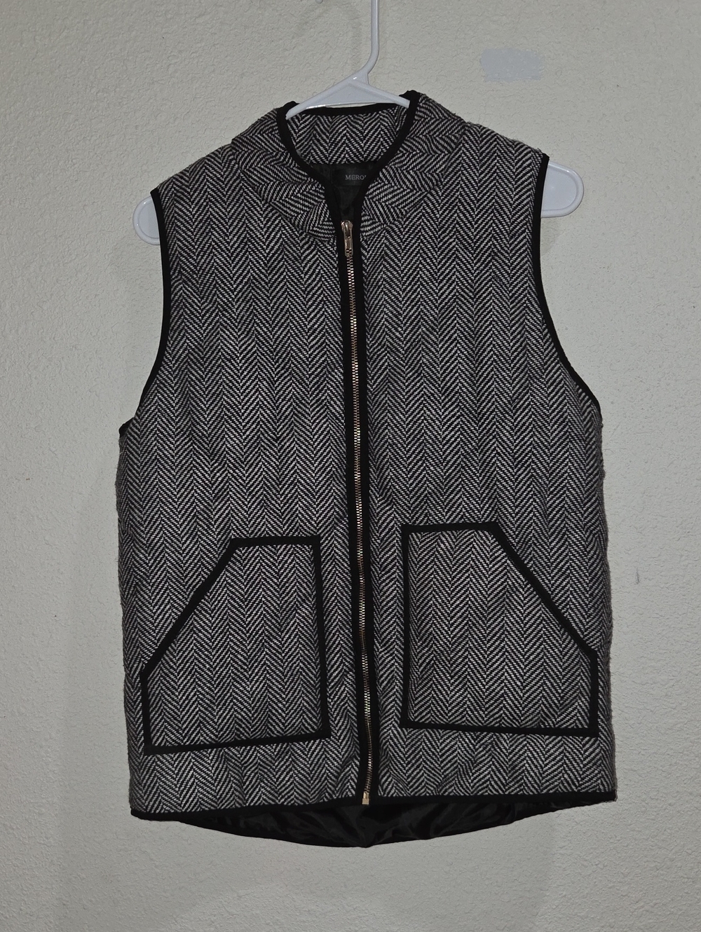 Womens Herringbone Zip-Front Vest - Black & White